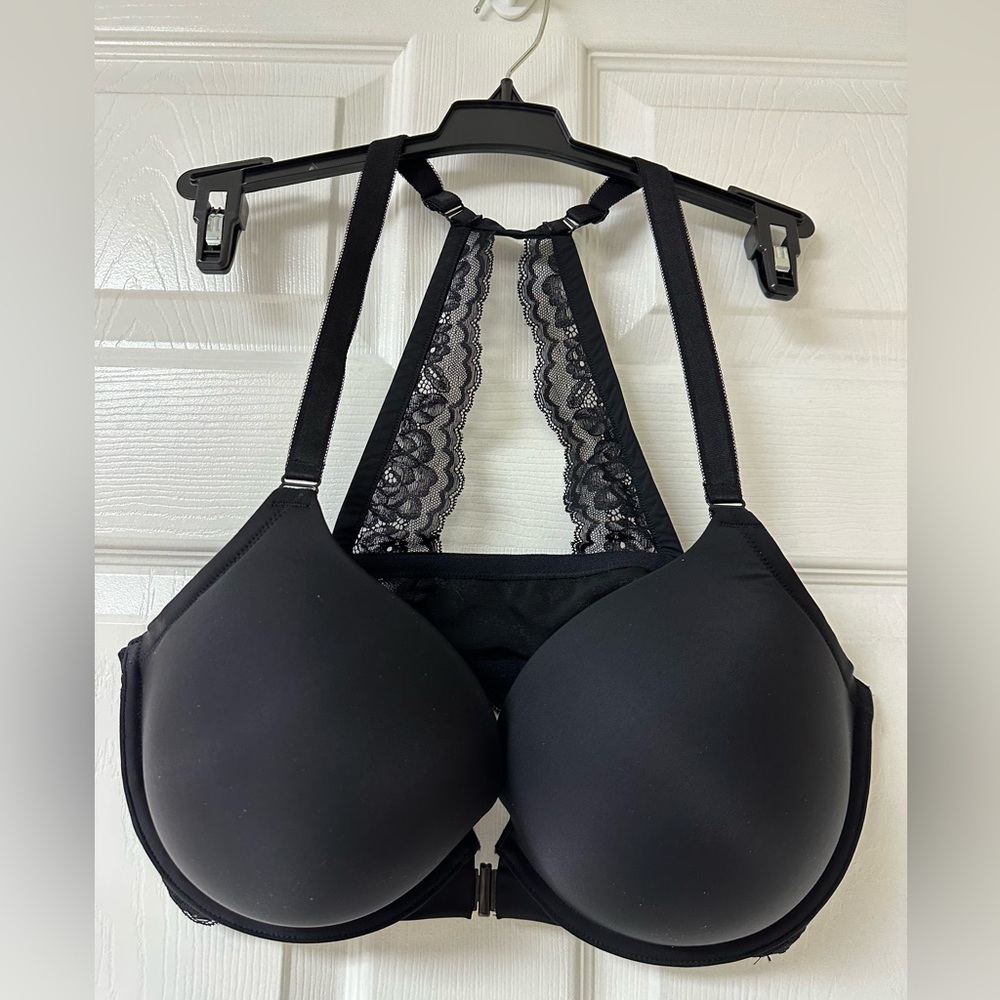 Torrid Razor Back pushup and plunge bra, with lace details. Like new condition.